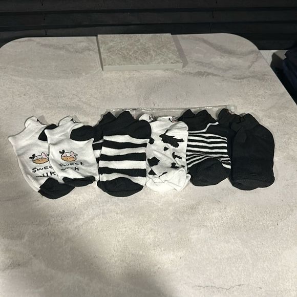 Cow print socks pack of 5 BRAND NEW IN ORIGINAL PACKAGING - Picture 1 of 3